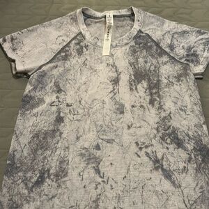 Lululemon marble gray swiftly tech like new.  Barely worn.